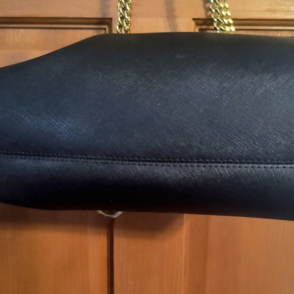 Michael Kors Jet Set Travel Black Saffiano Leather Shoulder Bag EUC - Picture 8 of 13